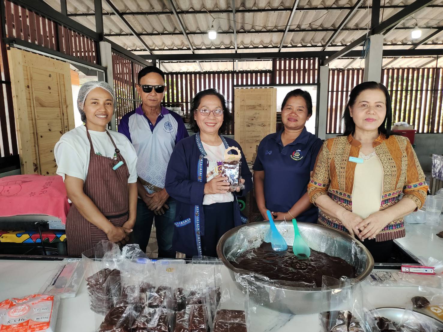 พช.ท่าศาลา : ให้คำแนะนำการขึ้นทะเบียนผู้ผลิต ผู้ประกอบการ OTOP รายใหม่