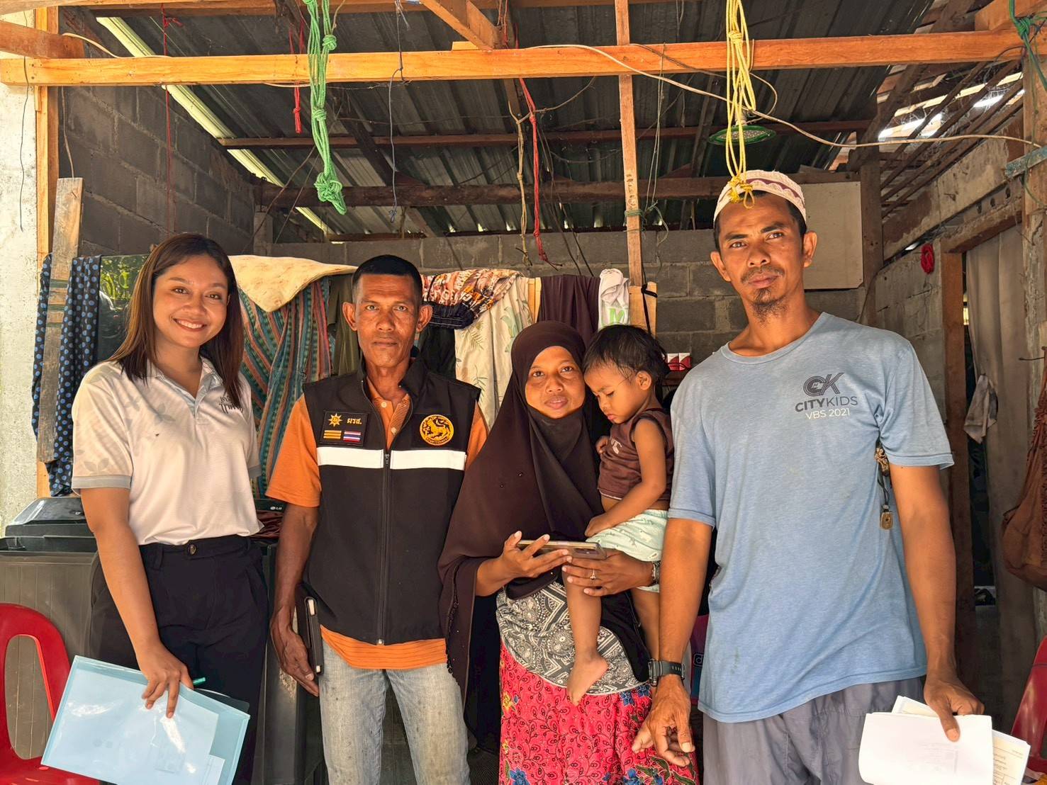 ลงพื้นที่เยี่ยมเยียนและขับเคลื่อนกิจกรรมส่งเสริมครัวเรือนมีรายได้น้อย โดยการน้อมนำหลักปรัชญาเศรษฐกิจพอเพียงสู่การดำเนินชีวิต ตำบลท่าศาลา